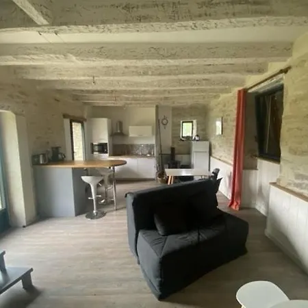 Hébergement de vacances Authentique Avec Piscine Proche Rocamadour *